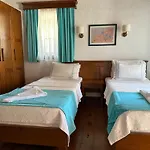 Hotel Courtyard