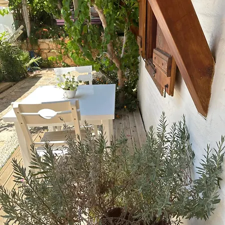 Otel Courtyard