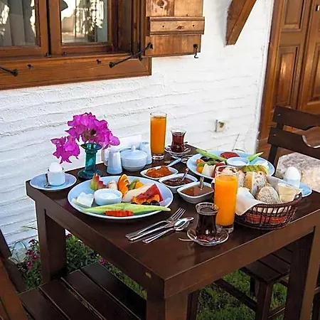 Courtyard Szálloda Kalkan