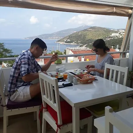 Courtyard Hotel *