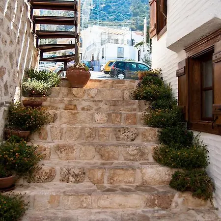 Hotel Courtyard *