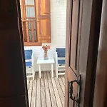 Courtyard Ξενοδοχείο *