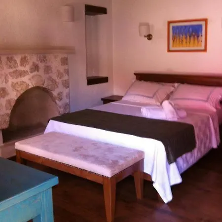Hotel Courtyard